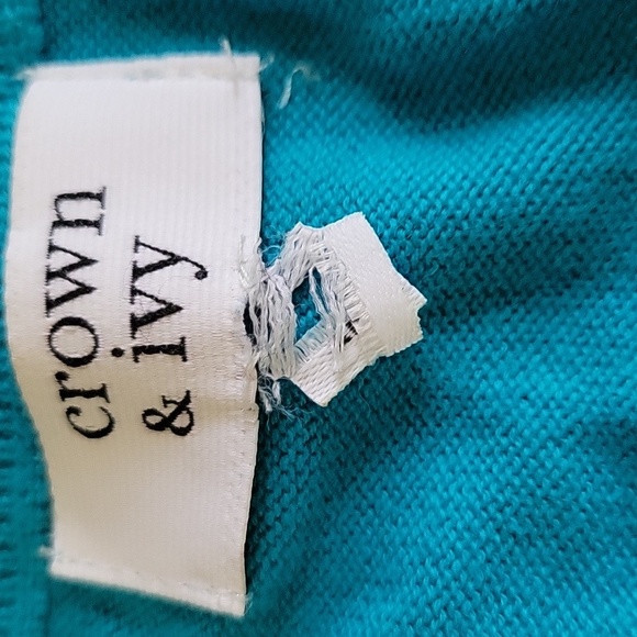 Crown & Ivy Blue Sweater with Parrot Design - Picture 3 of 4